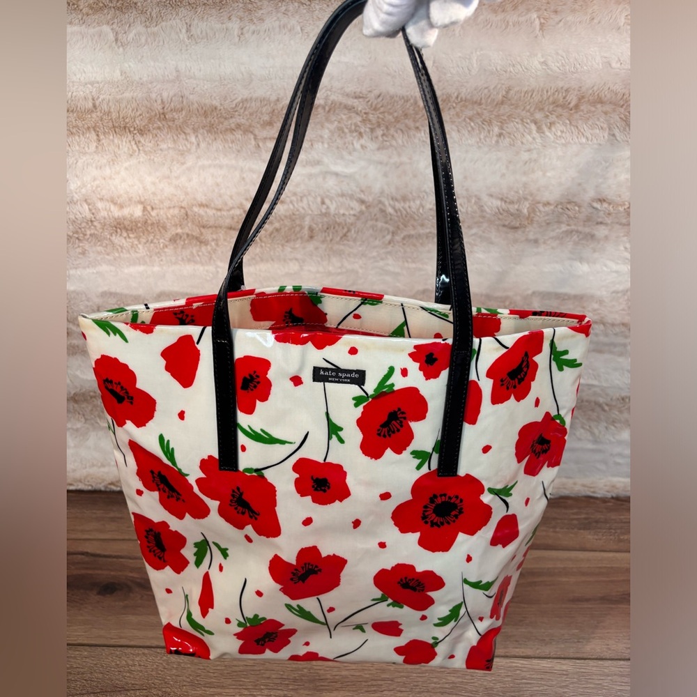 KATE SPADE DAYCATION BON SHOPPER POPPY TOTE
